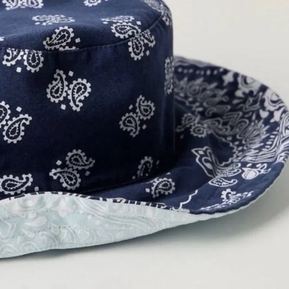 ⭐️NWT Free People Bandana Reversible Bucket Hat⭐️ - Picture 2 of 7